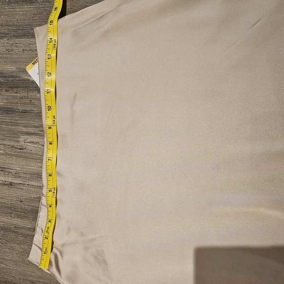 Elegant Beige Women's Skirt - Picture 4 of 8